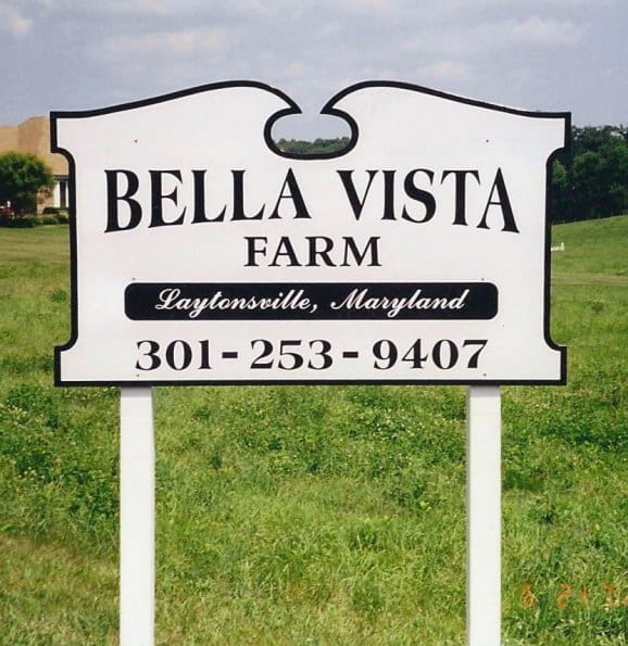 Bella Vista Farm Sign